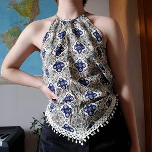 Bohemisk topp - Söt bohemisk topp med ett fint mönster i flera färger. Den påminner mig lite om ett kalejdoskop!