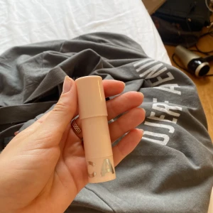 Caia glow stick - Caia glow stick andvänd en gång men i helt nyskick💕 nypris 200kr