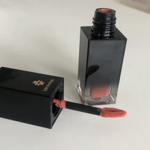 Liquid lipstick  - Ett liquid lipstick från Josephine som aldrig kommer till användning, det är ej testat💞 Orginalpris: 300kr, säljer för 120kr + frakt, pris kan diskuteras💞