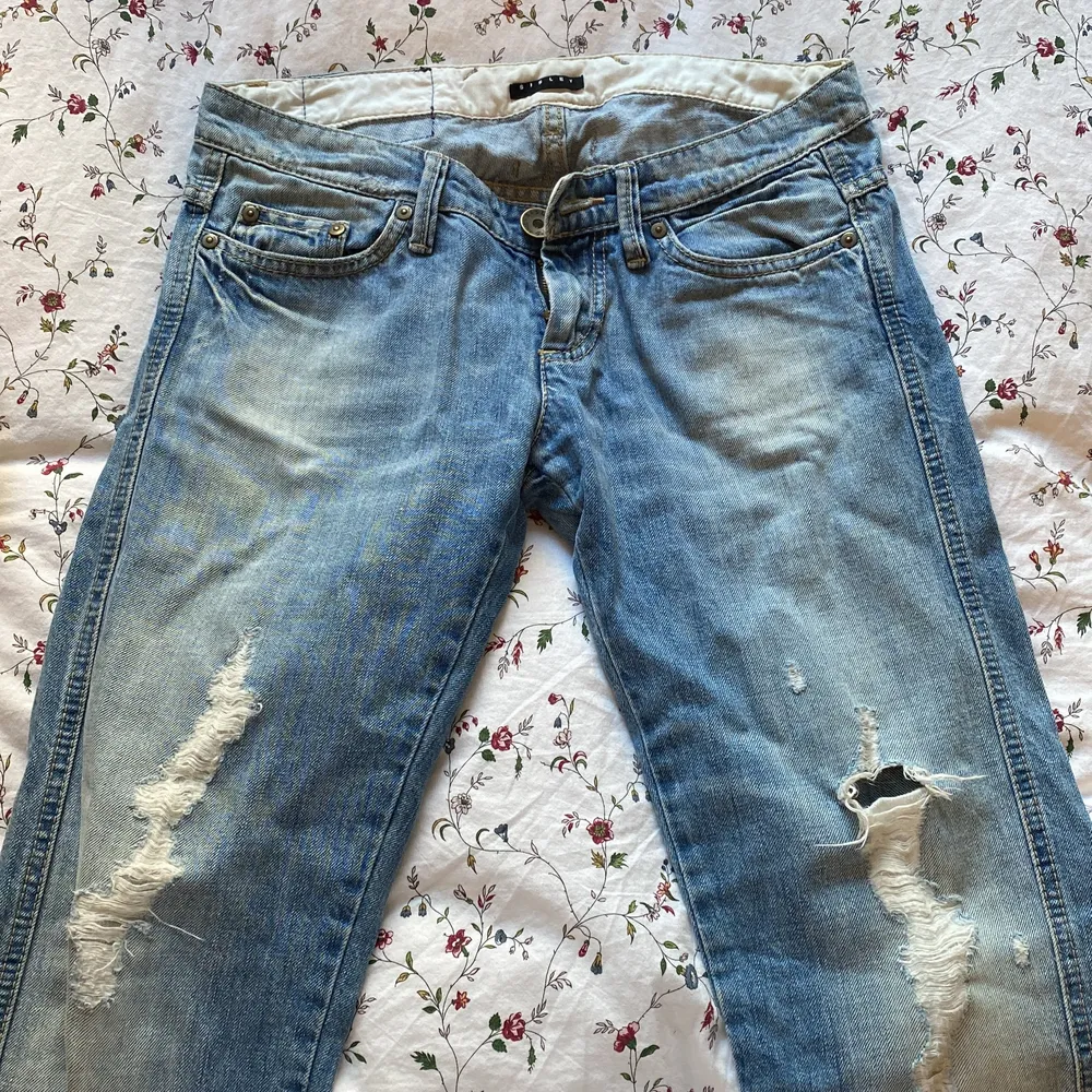 Ett par nästan oanvända jeans från sisley denim. Jeans & Byxor.