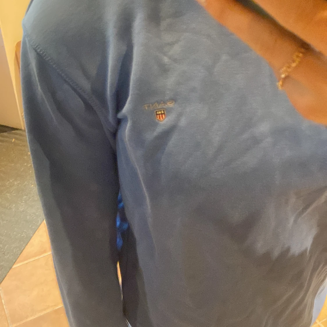 Blå tjocktröja - 90