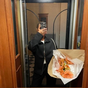 Jacka Djerf avenue  - Djerf avenue jacka ” First choice jacket”, i nyskick. Nypris 1999kr