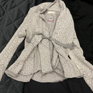 Odd Molly kofta  - Odd Molly kofta i fint skick. Storlek 2