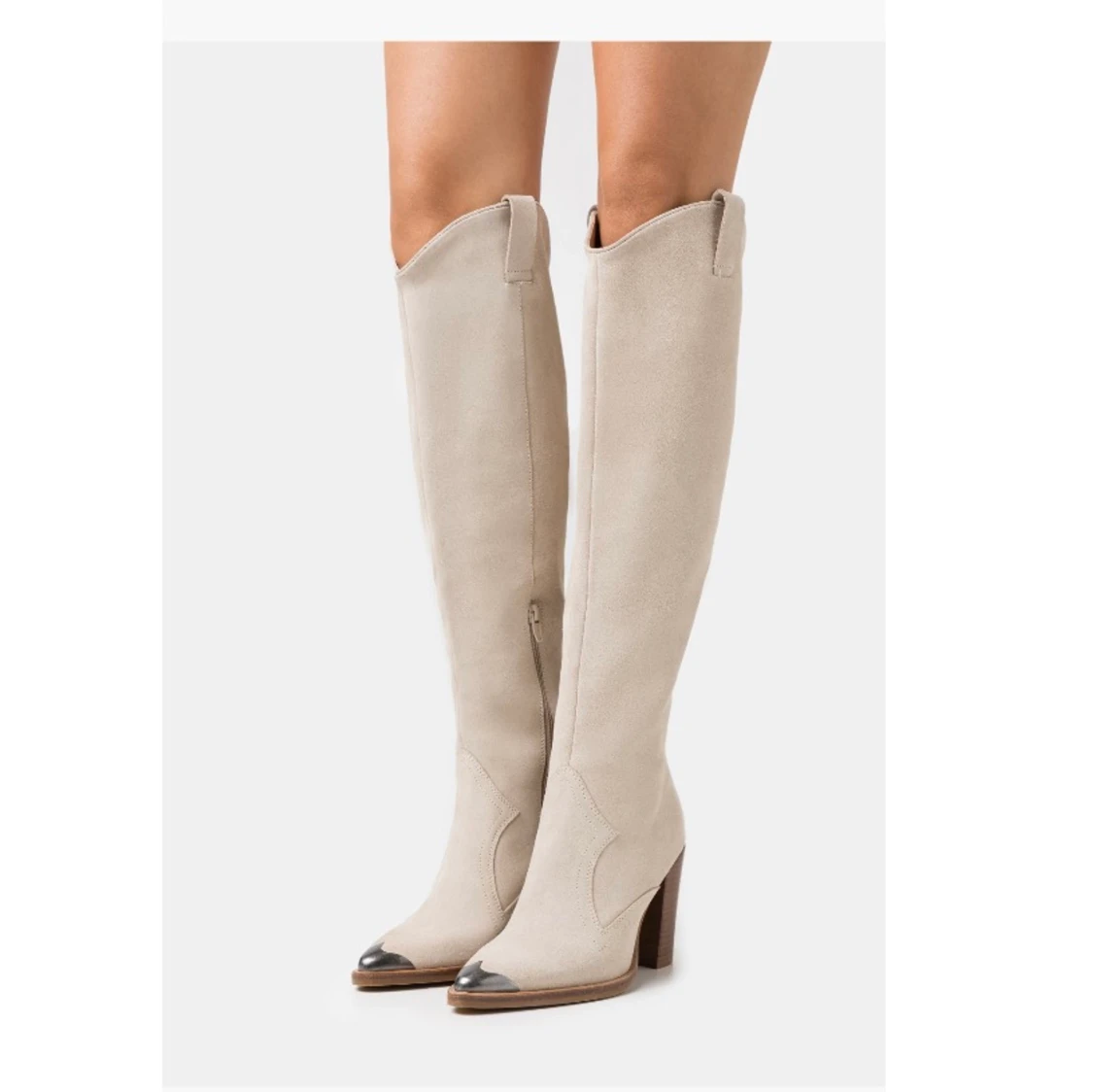 Raid stövlar 38, slutsålda