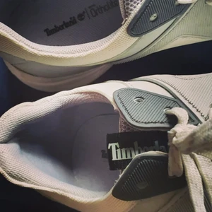 38.5 storlek  - Använd en gång, men pg för små har dessa timberlands bara stått i skohyllan. 