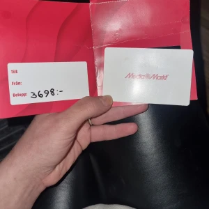 Media market presentkort  - Värde 3698kr kvitto finns