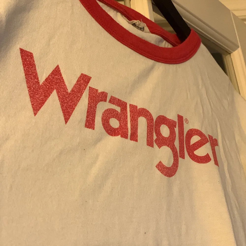 T-shirt från Wrangler, använd men i gott skick . T-shirts.