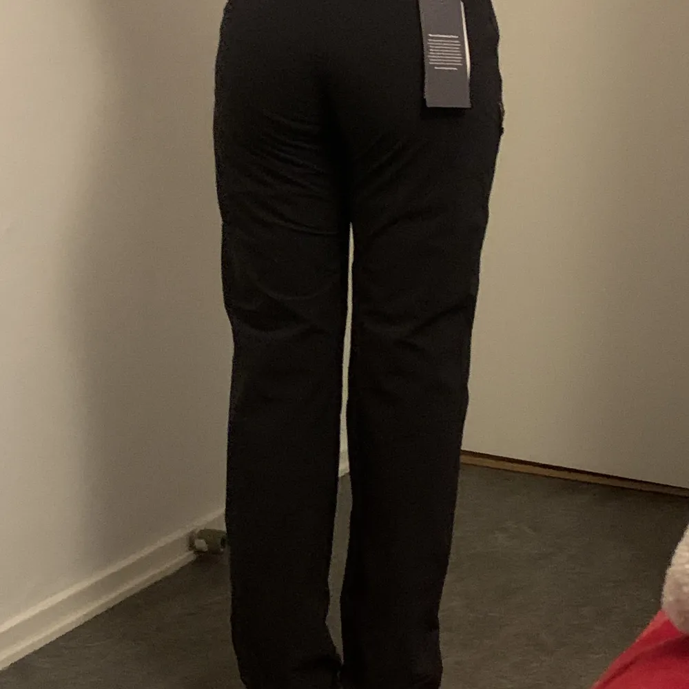 Ett par nya och oanvända Haglöfs byxor som inte kommer till användning och därför vill jag sälja dom. Det finns även lapp kvar på byxorna.. Jeans & Byxor.