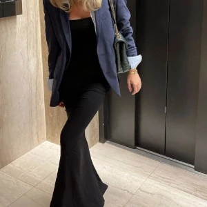 Intressekoll  - Intressekoll på min skimsklänning i strl S, inte använt jätte många ggr men är jättefin!!! Säljer pga den är lite för kort för mig:(