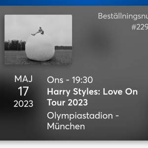 Säljer en biljett, fri ståplats, till Harry Styles konsert i München den 17 Maj 2023  Köpte för 1066kr   Kan använda ticketmaster funktion så biljetten enkelt kan överföras