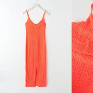 Gina tricot klänning - Klänning från Gina tricot, säljer pågrund av fel storlek.