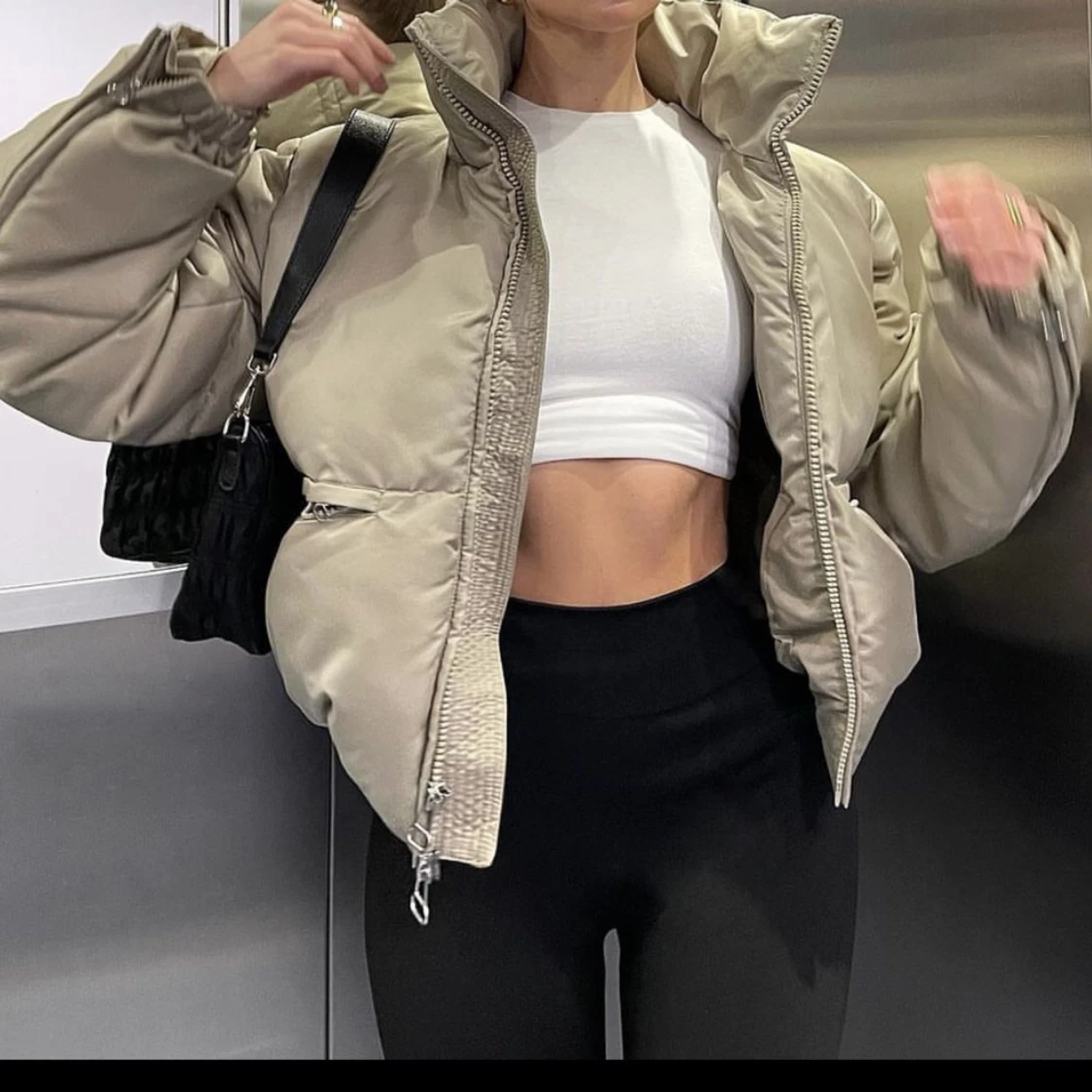 Weekday short puffer jacka XS 