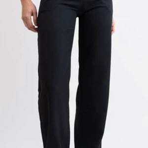 Kostymbyxor  - Säljer mina kostymbyxor från madlady som är i bra skick💗