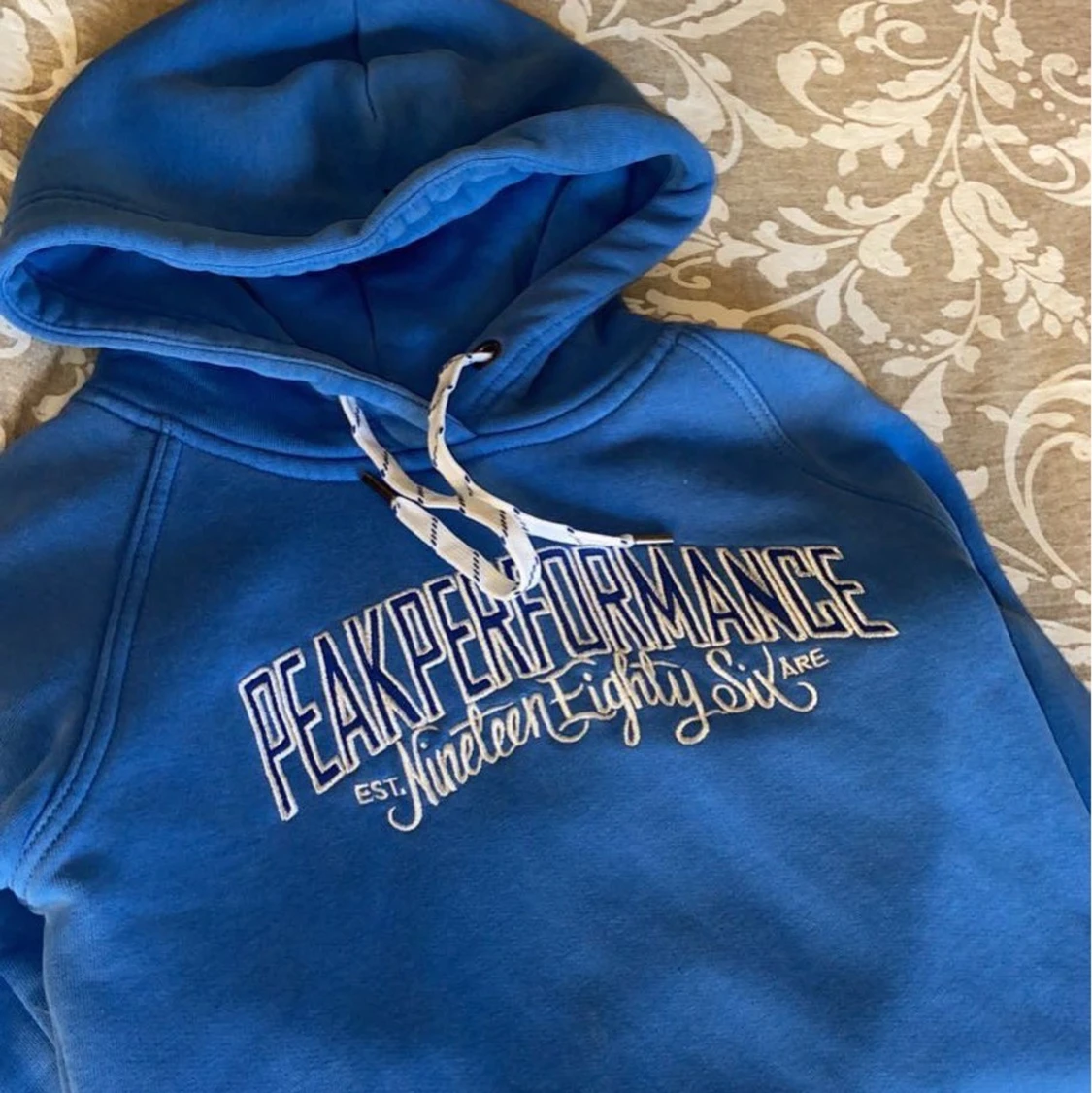 Peak preformance hoodie