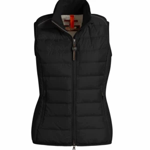 Parajumper väst - I väldigt bra skick finns inget fell på den. Skriv privat för fler bilder.