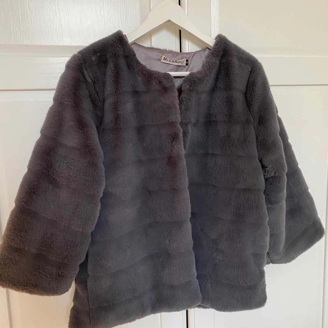 Superfin grå fuskpäls