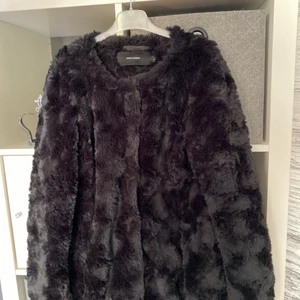 pälsjacka - fin pälsjacka från veromoda storlek m