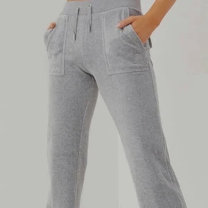 Gråa juciy byxor - Kommer aldrig till användning, är typ 165cm lång och de sitter bra på mig!