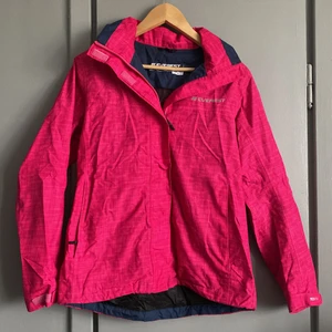 Vindjacka  - Rosa vindjacka från Everest. Stl 36