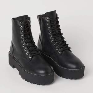 Jag säljer dessa fina boots från H&M i nytt skick, perfekta till hösten! 