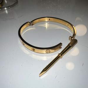 AAA- kopia armband i guld, ”Cartier”. 