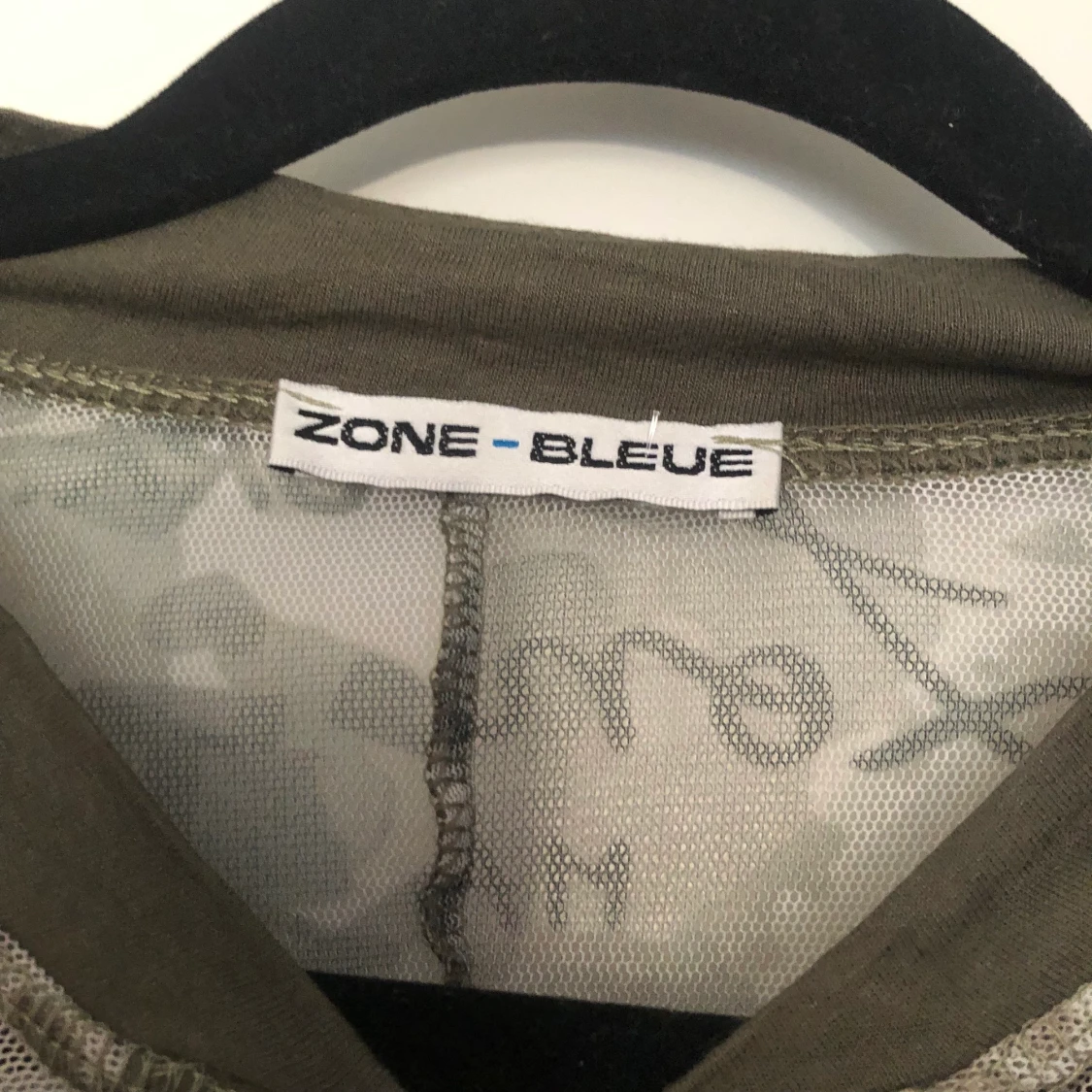 2000s zip-up mesh top  - 91