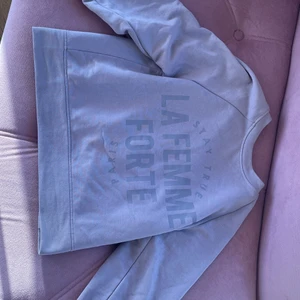 Tröja  -  Ljuslila tröja 