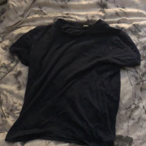 T-shirt  - Hej! Använd max 3 ggr 