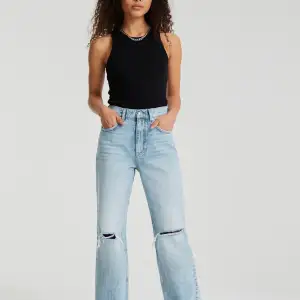 Ljusblåa jeans från Gina tricot i bra skick. Säljer då dom är för korta och för små i midjan för mig 