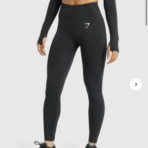 Gymshark tights - Gymshark tights. Vital seamless leggings 2.0. Aldrig använda då de var för små för mig. Nypris 550