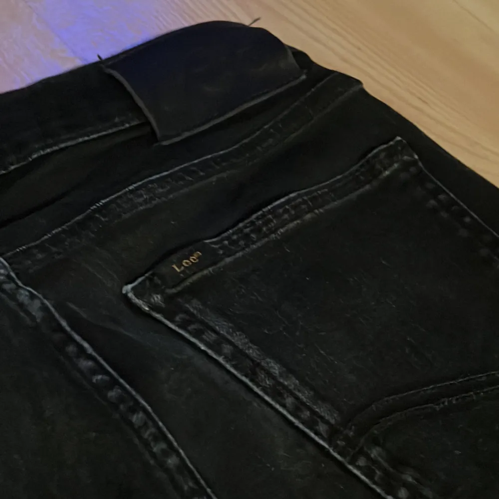 Svarta Lee Jeans för Män W28 L32 Köptes för ca 900kr~ Skinny passform Köparen står för frakt.. Jeans & Byxor.