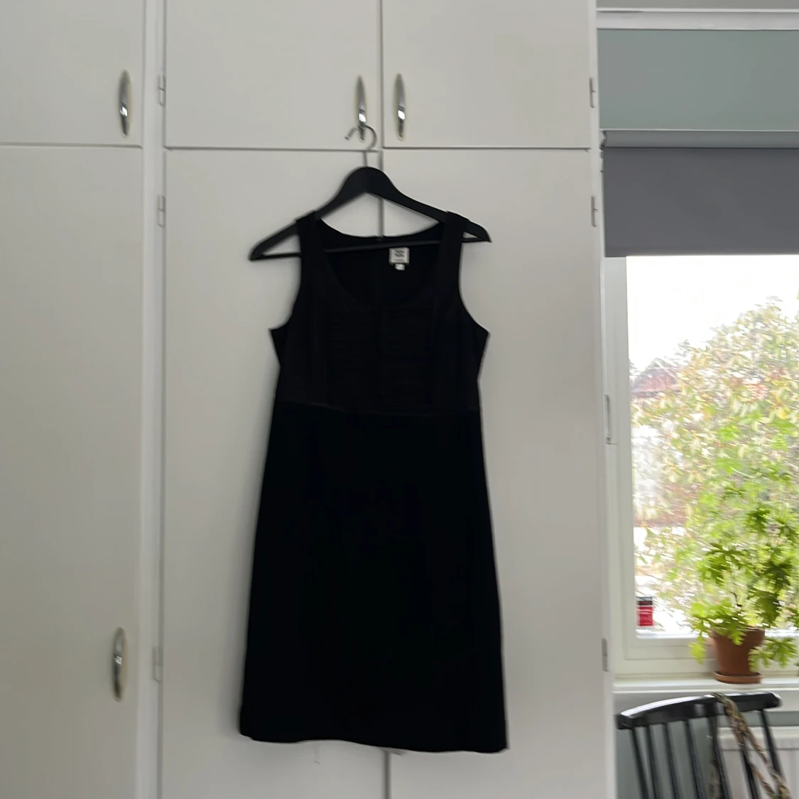 klänning i ull med fina detaljer - 91