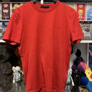 Louis Vuitton Classic Logo T shirt - 8/10 skick.