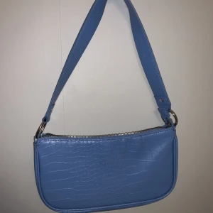 Väska - Köparen står för frakt 😇