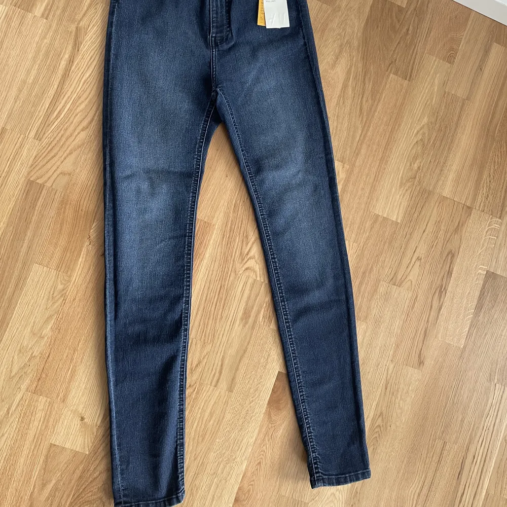 Nya skinny jeans Super stretch High waist St 36. Jeans & Byxor.