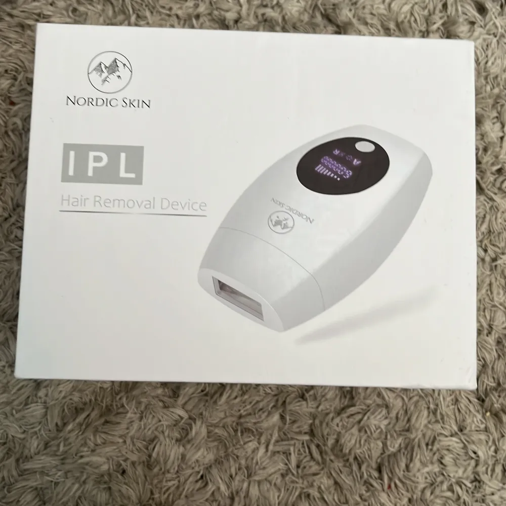 Hej jag säljer min ipl laser som man kan använda hemma. Har endast använda den 2 ggr. Den är som helt ny. Den ligger på 2499 kr på nordic skin men jag säljer den för 700 då jag vill bli av med den snabbt  kan diskutera priset vid snabb affär . Övrigt.