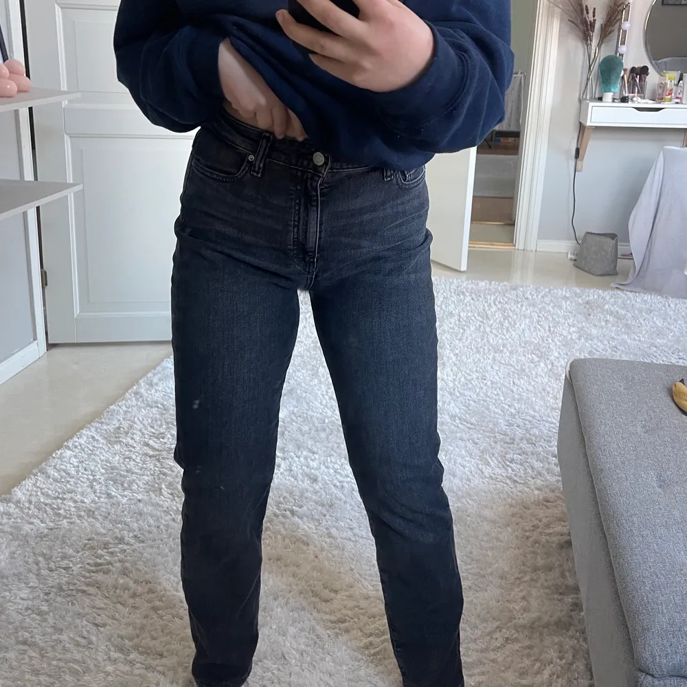 Ett par jeans ifrån Cubus i 36!! Dom har super mycket stretch och är högmidjade ❤️‍🔥. Jeans & Byxor.