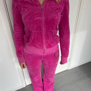 Juicy Couture - Hel Juicy Couture dress, storlek XS/S, sällan andvänd och i ett mycket fint skick💖
