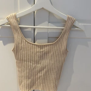 Linne - Linne från Monki, aldrig använd lappen sitter kvar💕storlek xxs men stor i storleken och stretchig så passar även s