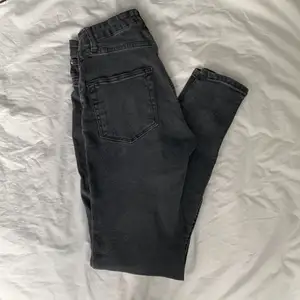Underbara svarta skinny jeans! Bästa modellen jag haft som tyvärr inte används längre