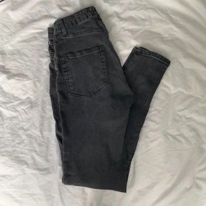 Skinny jeans  - Underbara svarta skinny jeans! Bästa modellen jag haft som tyvärr inte används längre