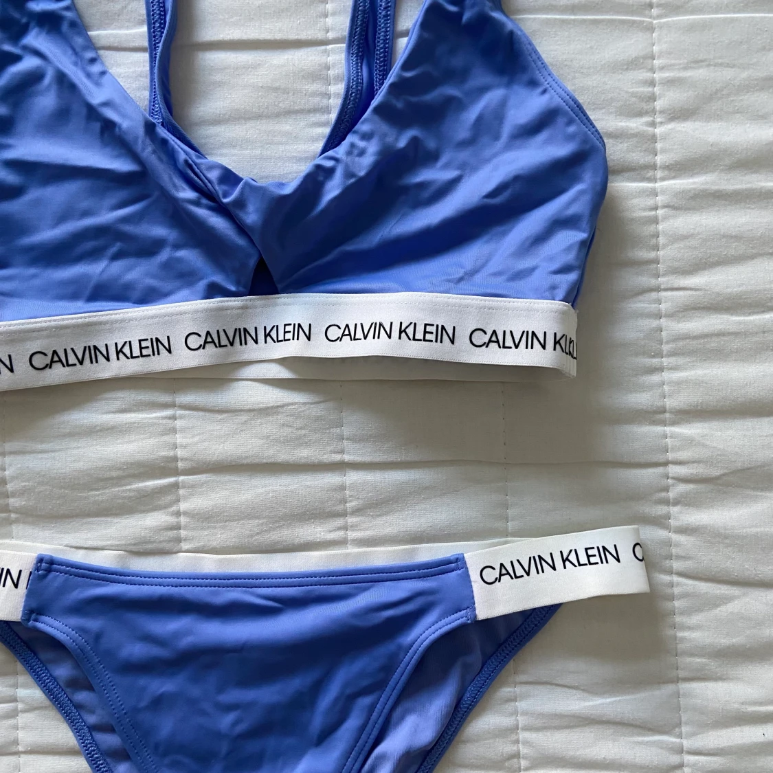 Oanvänd Calvin Klein bikini - 90