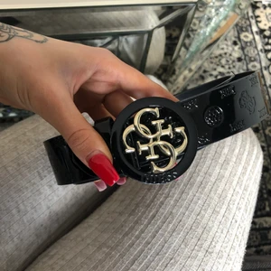 Guess skärp - Skärp från guess. Jättefin och glansig 