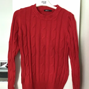 Röd stickad tröja - Snygg tröja i jättefint skick från Gina Tricot i storlek XS 🤍 
