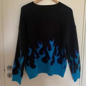 Sweater med mönster - Storlek L 40/44 - Väger 460g - SHEIN