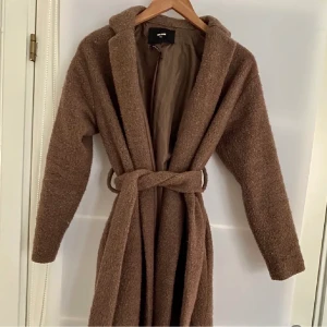 Kappa - Kappa från Bikbok i strl XS o fint begagnat skick 🧚🏼‍♀️ Den är i ullmix o fraktas spårbart för 59 kr! 💌