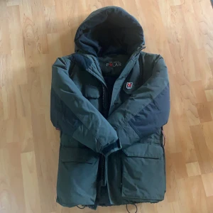 Fjällräven - XS - Hej, köpt ny jacka därför säljer jag denna fina Fjällräven jacka. Utmärkt till vintern, otroligt varm och fin att ha på sig. 