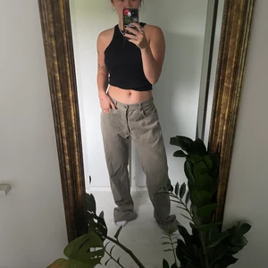 Marlboro classic jeans - Säljer dessa marlboro Classon jeans som jag köpt på Plick men inte passade. Gröna med raka ben. Midjemått: 87 cm innerbensmått: 85 cm. superfina!!!