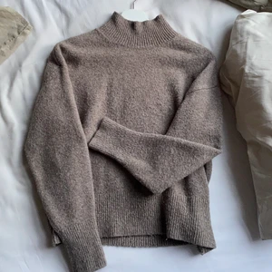 Stickad tröja - SÅLD