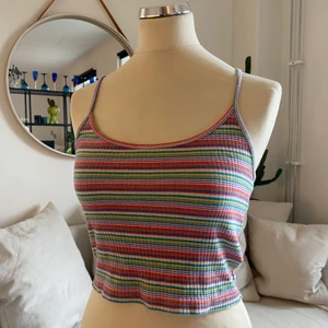 Färgglad top - Ett mysigt linne k många olika färger! 